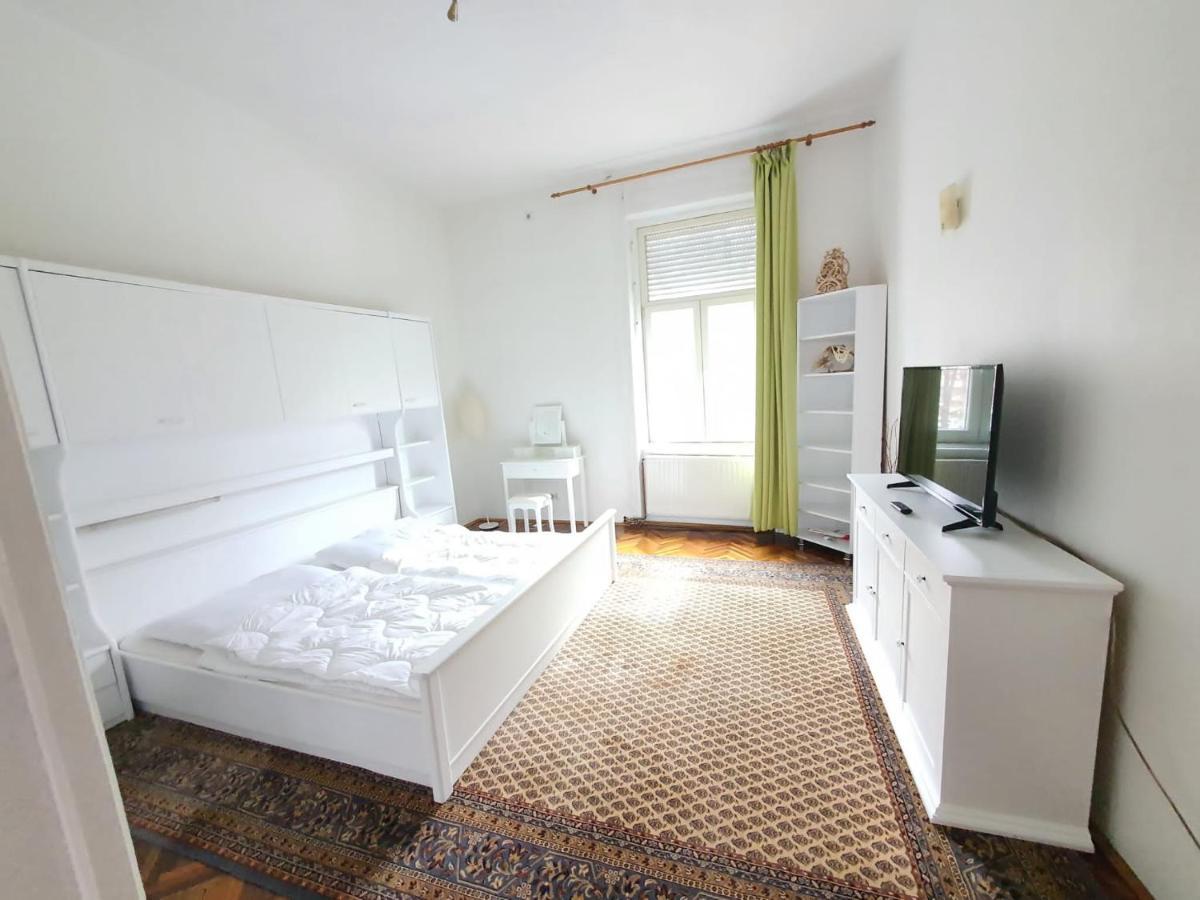Diana'S Apartment Арад Екстер'єр фото